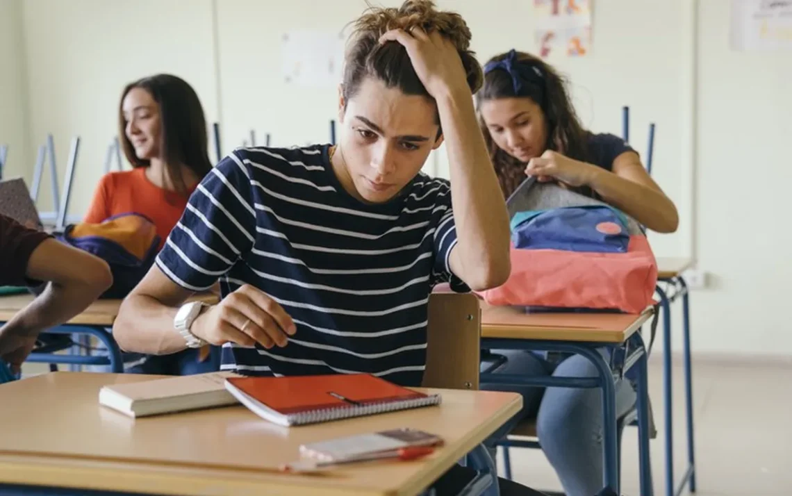 ensino secundário, educação secundária, ensino médio regular