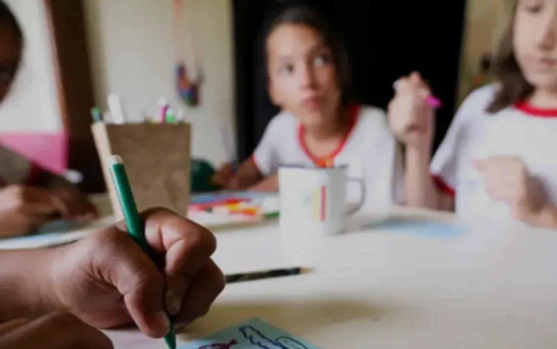 instituições de ensino com predominância de alunos negros, estabelecimentos de ensino com maioria de estudantes negros