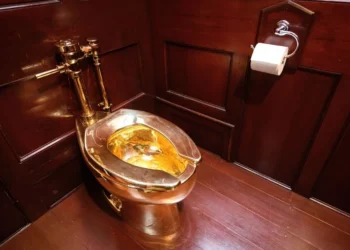 vaso sanitário de ouro