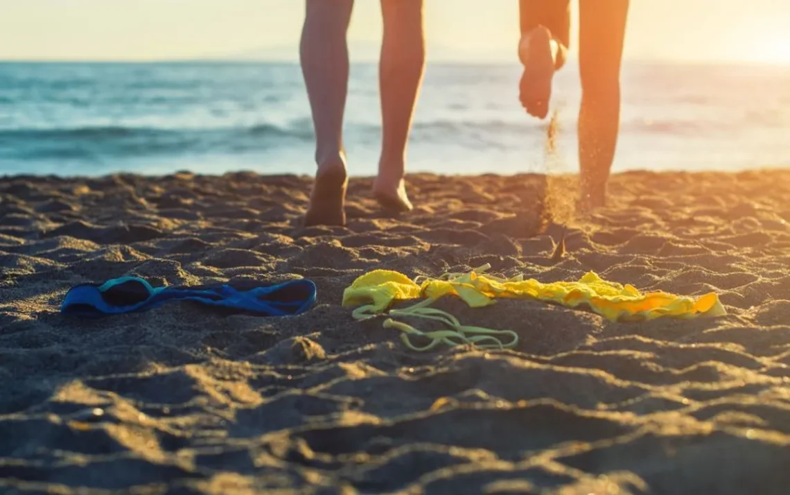 naturismo, nudismo