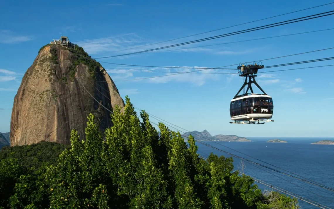 cooperação, união, colaboração;