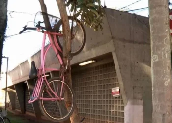 estacionamentos, de bicicletas, bicicletários, gratuitos, bicicletários, pagos;